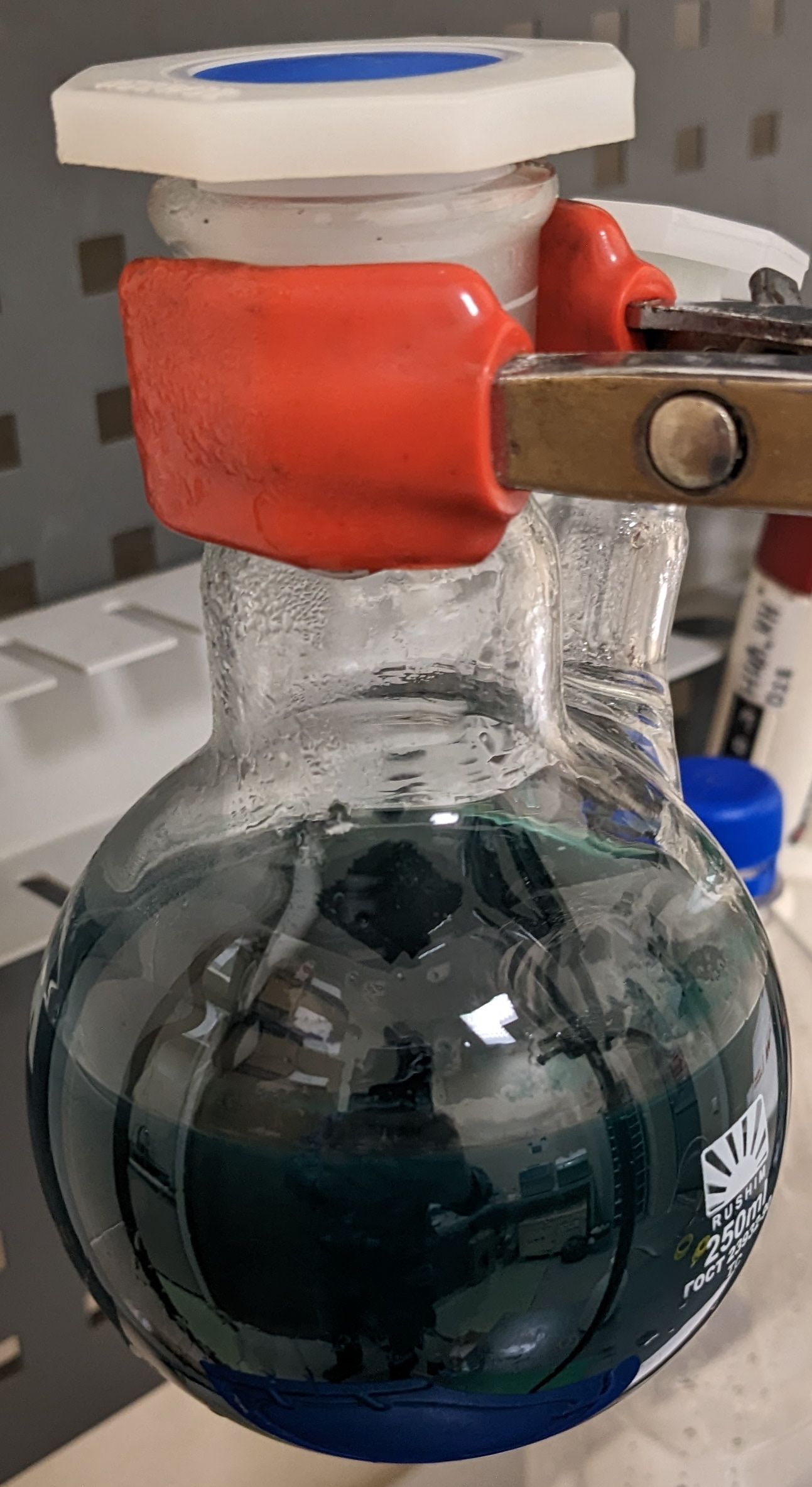 Sample after holding in air-conditioned room overnight